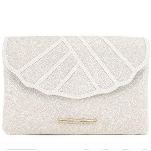 Elaine Turner Handbags - Moving Sale! Elaine Turner Izzy Leather Clutch
